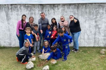 Foto - Dia da Árvore (21/09) – Mudas foram plantadas nas creches e escolas municipais