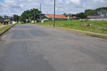 Avenida Thereza de Souza Carneiro recebe operaÃ§Ã£o tapa-buracos