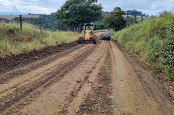 Prefeitura trabalha em estradas do Capão Bonito e Roncador