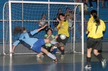 Arapoti realiza torneio de futsal feminino