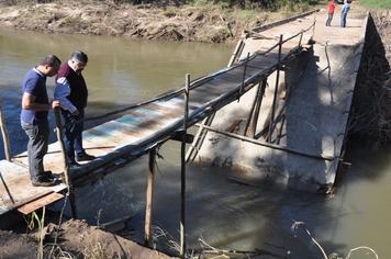 Iniciado estudos para recuperaÃ§Ã£o de pontes das estradas dos bairros Loteamento e Canoinhas