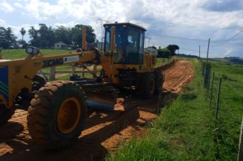 Agricultura continua manutenção das estradas rurais