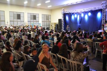Noite dedicada Ã  poesia tÃªm grande pÃºblico