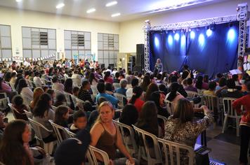 Noite dedicada Ã  poesia tÃªm grande pÃºblico