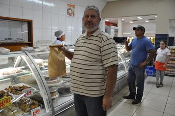 Projeto leva poesia para sacos de pÃ£o