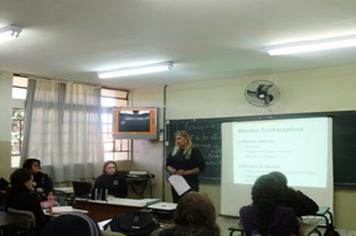 Agentes ComunitÃ¡rios de SaÃºde realizam pratica educativa na comunidade