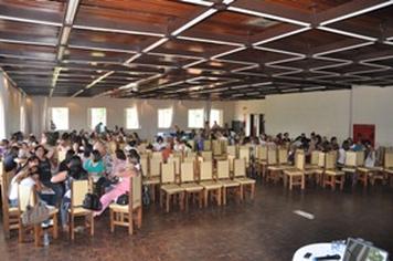 Professores da rede municipal fazem capacitaÃ§Ã£o antes do retorno Ã s salas de aula