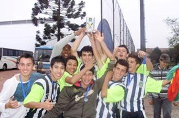 Equipe infantil de futebol lidera a Liga Sul Norte Pioneiro