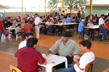 Dia do Trabalho Ã© comemorado com festa para servidores