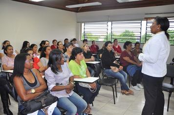 Merendeiras aprendem sobre manual de boas prÃ¡ticas
