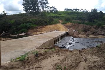 Prefeitura conclui ponte molhada do Boa Vista