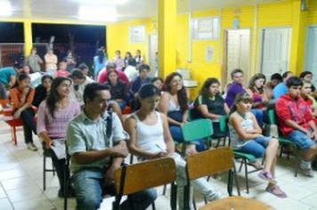 Moradores se reÃºnem para falar sobre Ã¡gua