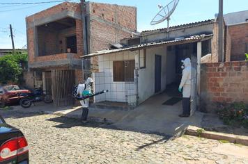 Controle de Endemias realiza trabalho de controle de caso suspeito de dengue no bairro Matadouro