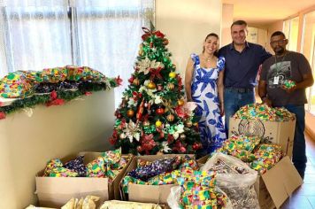 CERCA DE 2 MIL BRINQUEDOS ARRECADADOS PARA ENTREGA NO PARQUE DO PAPAI NOEL