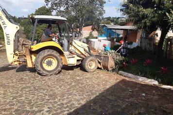 Combate à Dengue ? Prefeitura está recolhendo entulho das casas na Vila Romana