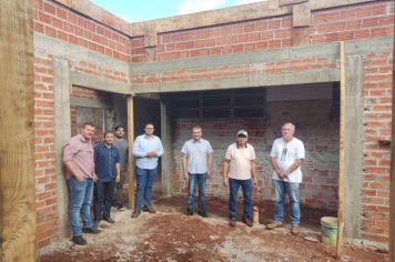 Prefeito e vereadores visitam obras pela cidade