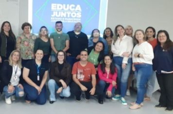 Assessoras da secretaria de Educação participam de reunião no Núcleo Regional de Educação