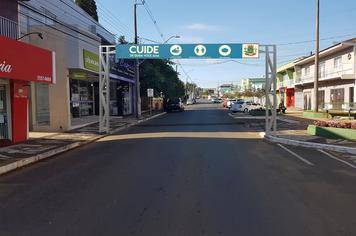 Prefeitura instala campanha visual de conscientização sobre a pandemia da COVID-19