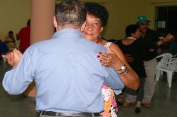 Baile da 3Âª Idade promove diversÃ£o e interaÃ§Ã£o com jovens