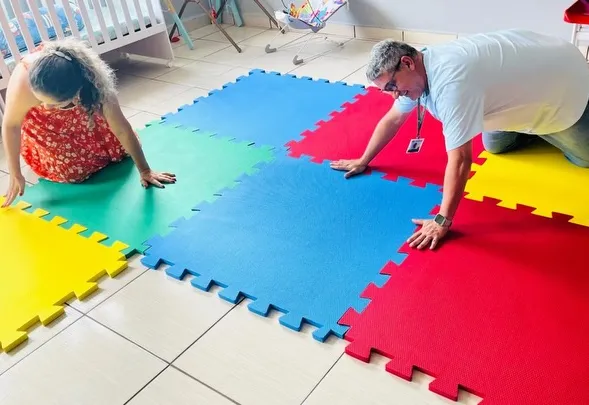 CMEIs RECEBEM NOVOS TATAMES DE EVA