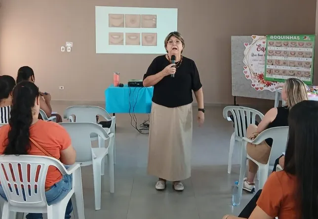 PROFESSORES PARTICIPAM DE FORMAÇÃO SOBRE O MÉTODO DAS BOQUINHAS