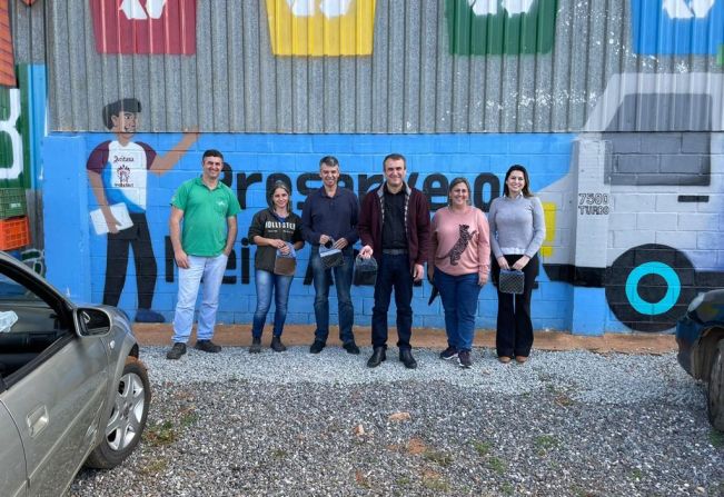 Prefeito visita cooperativas de recicladores