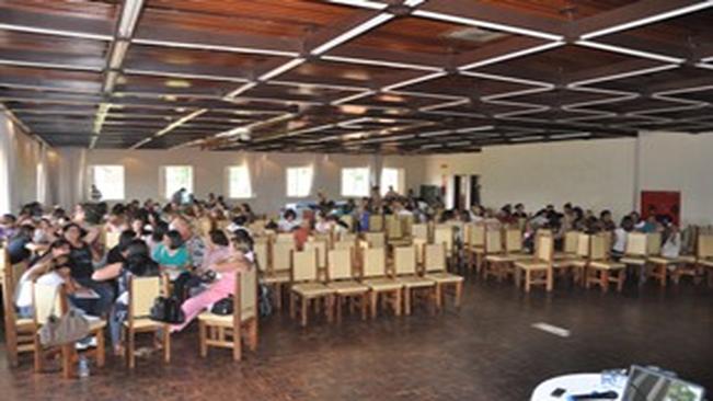 Professores da rede municipal fazem capacitaÃ§Ã£o antes do retorno Ã s salas de aula
