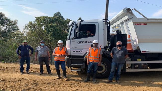 Prefeitura faz manutenção das estradas rurais no Cerrado das Cinzas com apoio da Arauco