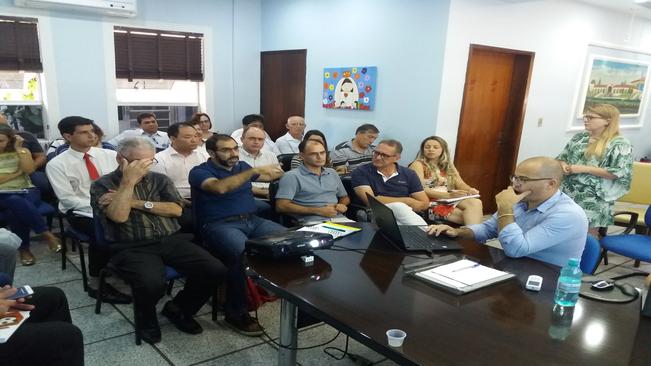 ReuniÃ£o discute o futuro do Aeroporto de Arapoti