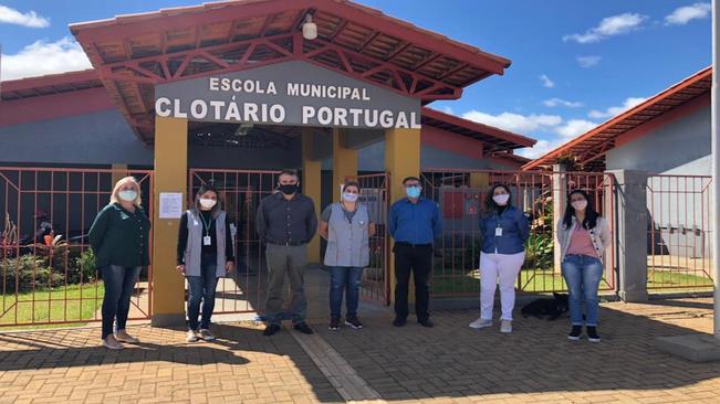 Prefeito avalia estrutura de creche e escolas municipais em visita