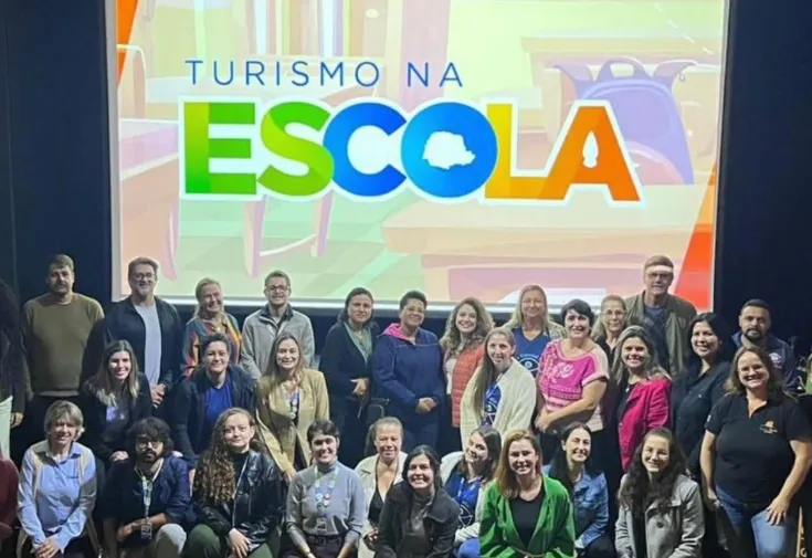 TURISMO NA ESCOLA PROMOVE TROCA DE EXPERIÊNCIAS EM PONTA GROSSA