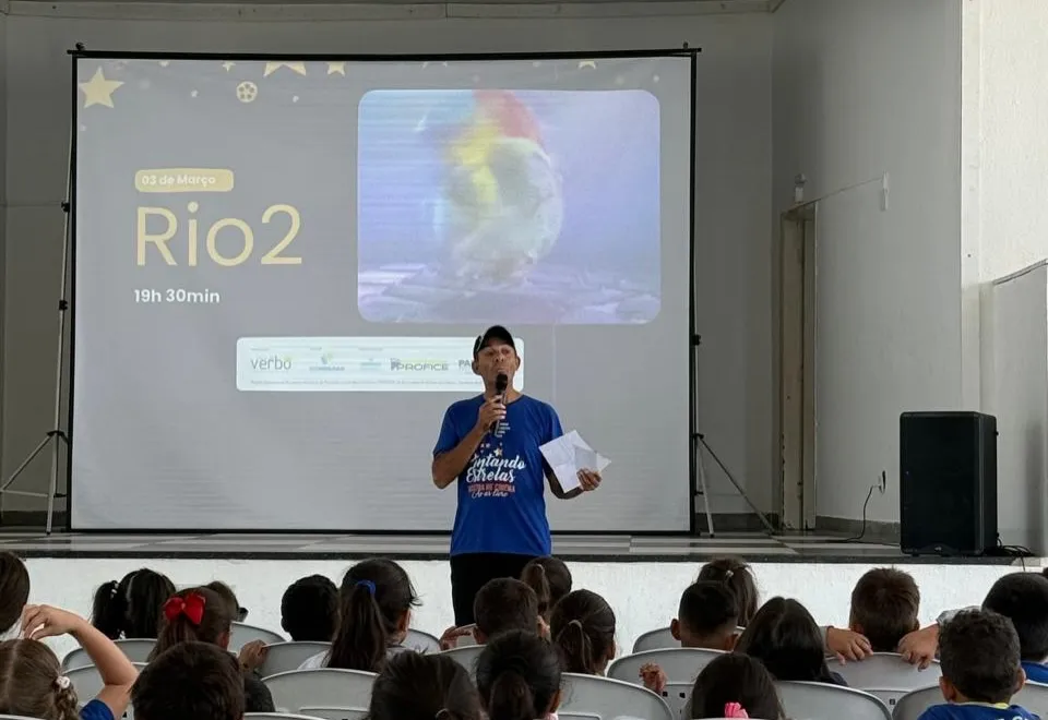 PROJETO “PINTANDO ESTRELAS” LEVA CINEMA E CULTURA A ESTUDANTES DE ARAPOTI