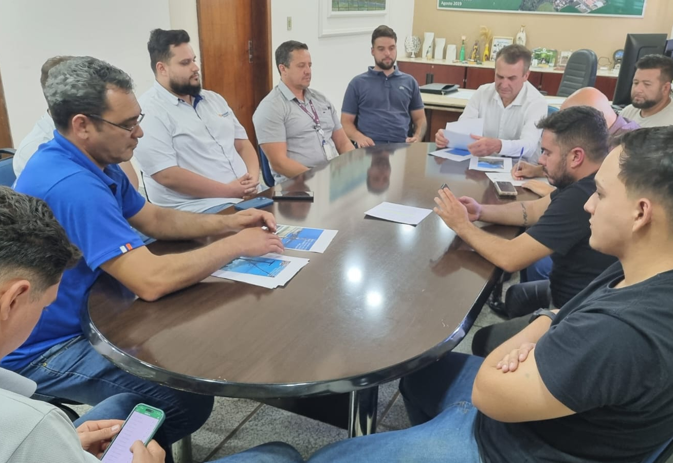 REUNIÃO TRATA QUESTÃO DO CABEAMENTO DESCONFORME NA REDE DE POSTES DA CIDADE